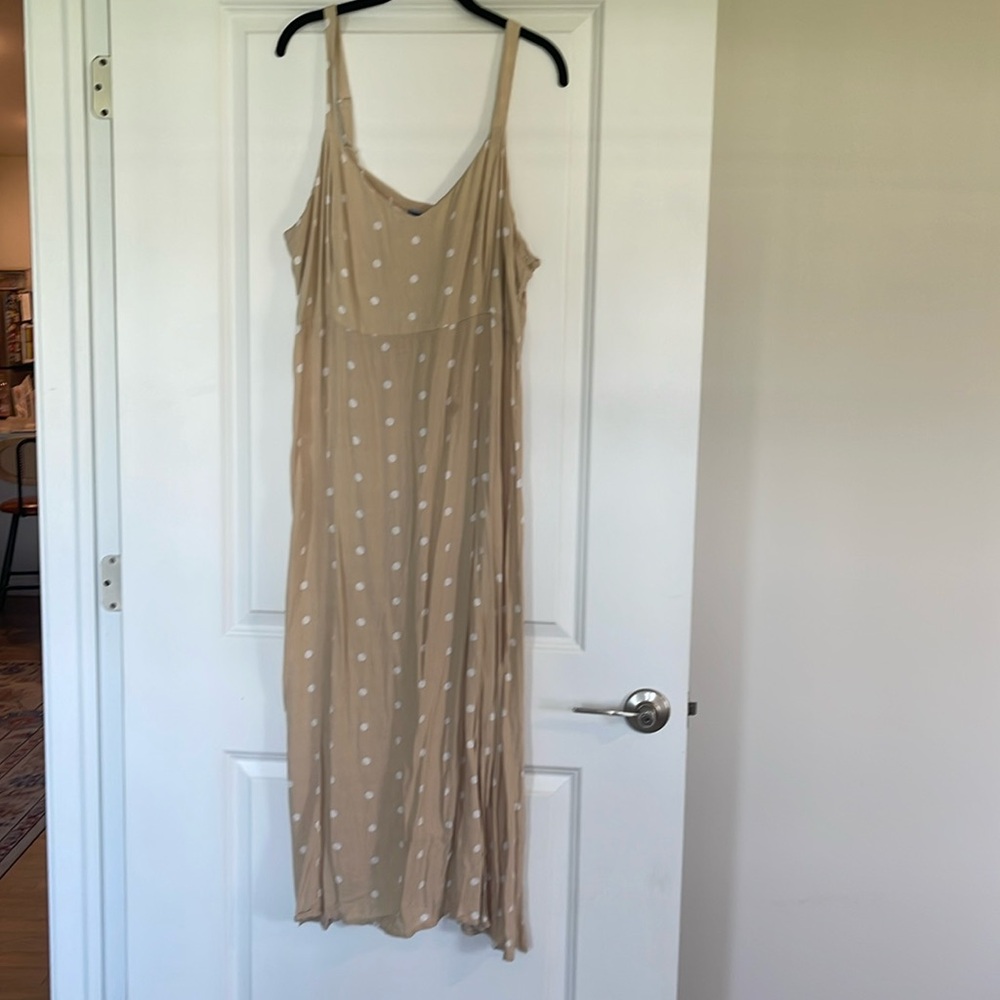 Old Navy tan polkadot dress